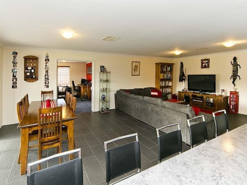 25 Starke Turn, Ellenbrook WA 6069