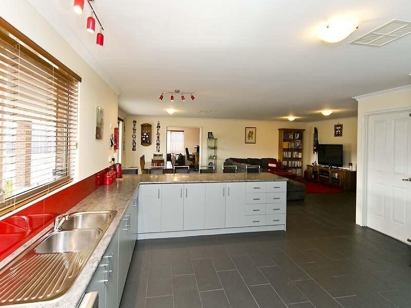 25 Starke Turn, Ellenbrook WA 6069