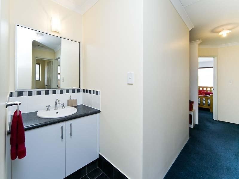 25 Starke Turn, Ellenbrook WA 6069