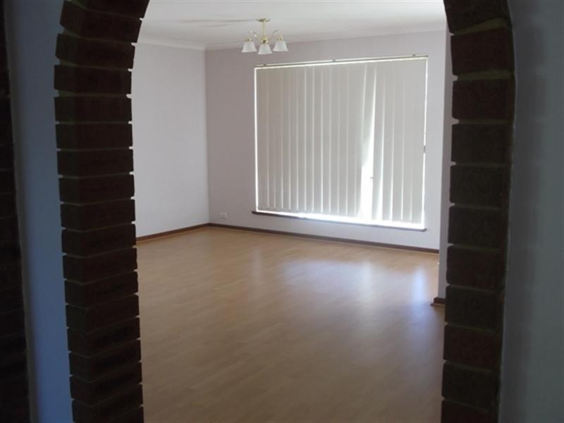 4 Estuary Place, Ballajura WA 6066