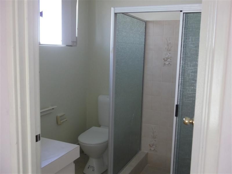 4 Estuary Place, Ballajura WA 6066