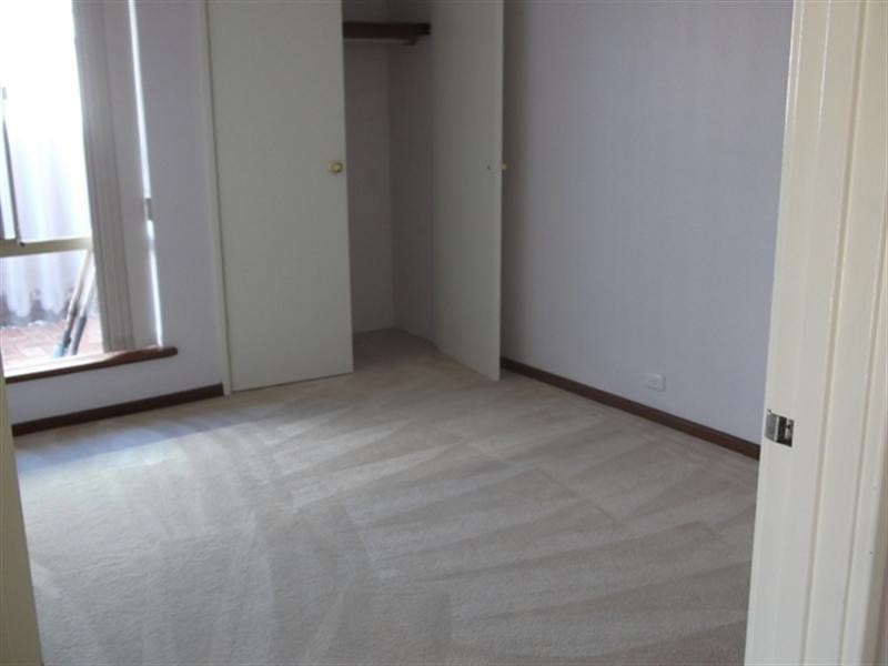 4 Estuary Place, Ballajura WA 6066