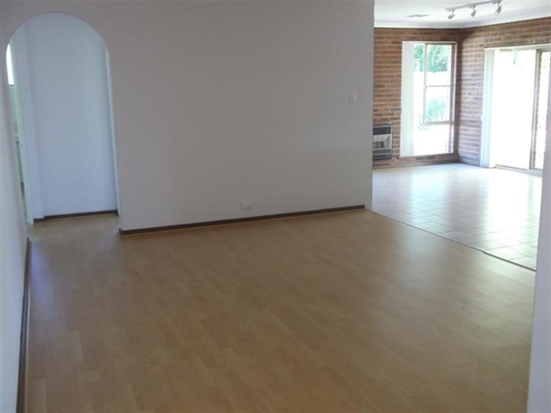 4 Estuary Place, Ballajura WA 6066