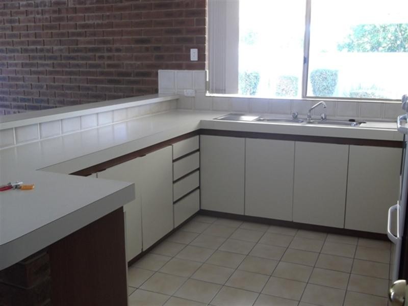 4 Estuary Place, Ballajura WA 6066