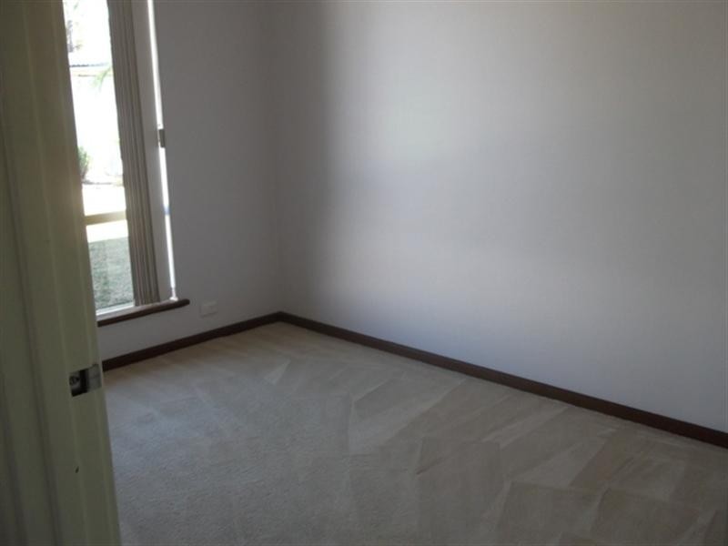 4 Estuary Place, Ballajura WA 6066