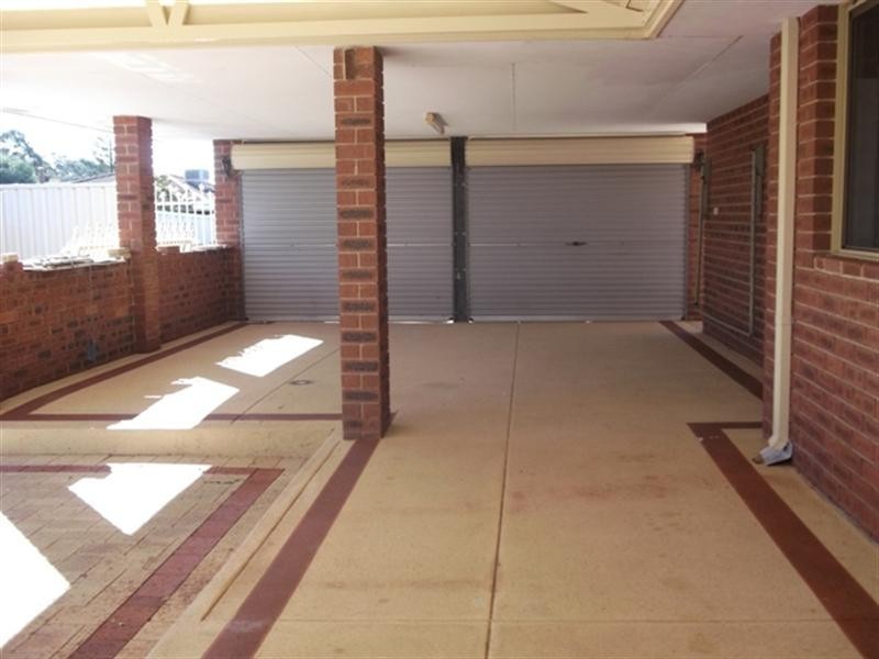 4 Estuary Place, Ballajura WA 6066