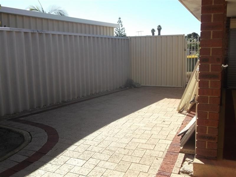 4 Estuary Place, Ballajura WA 6066