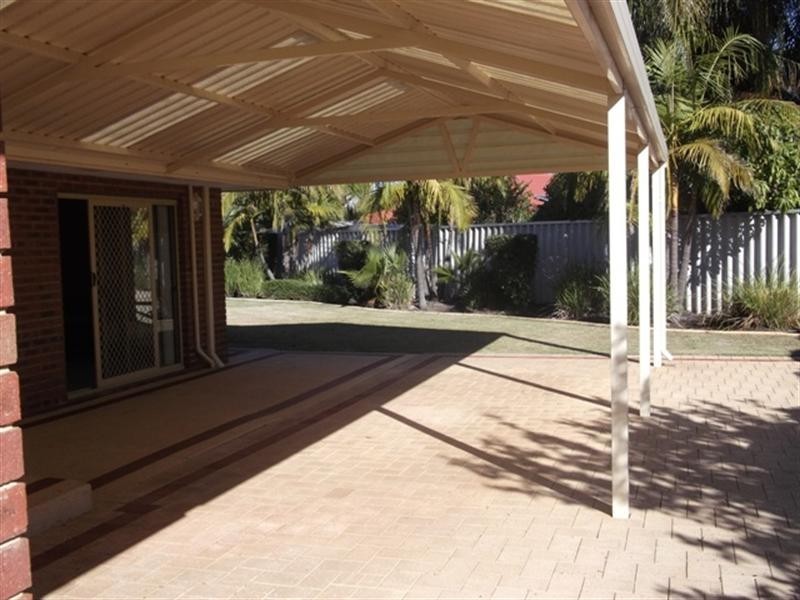 4 Estuary Place, Ballajura WA 6066