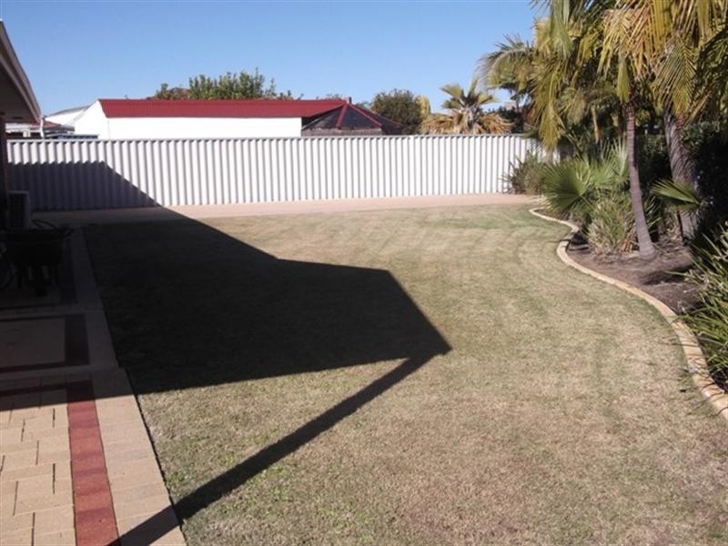 4 Estuary Place, Ballajura WA 6066