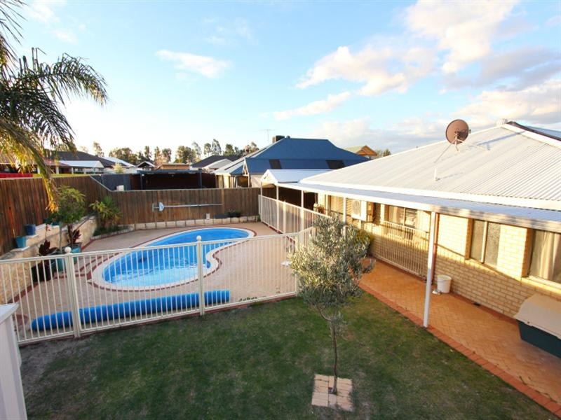 18 Mustang Drive, Henley Brook WA 6055