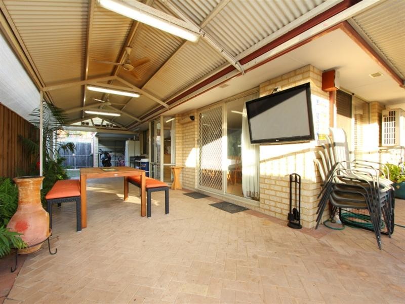 18 Mustang Drive, Henley Brook WA 6055