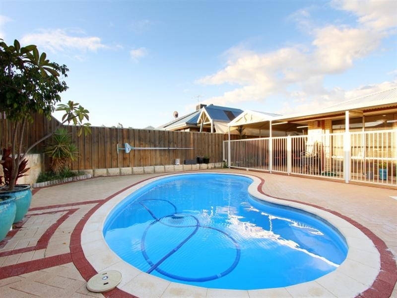 18 Mustang Drive, Henley Brook WA 6055