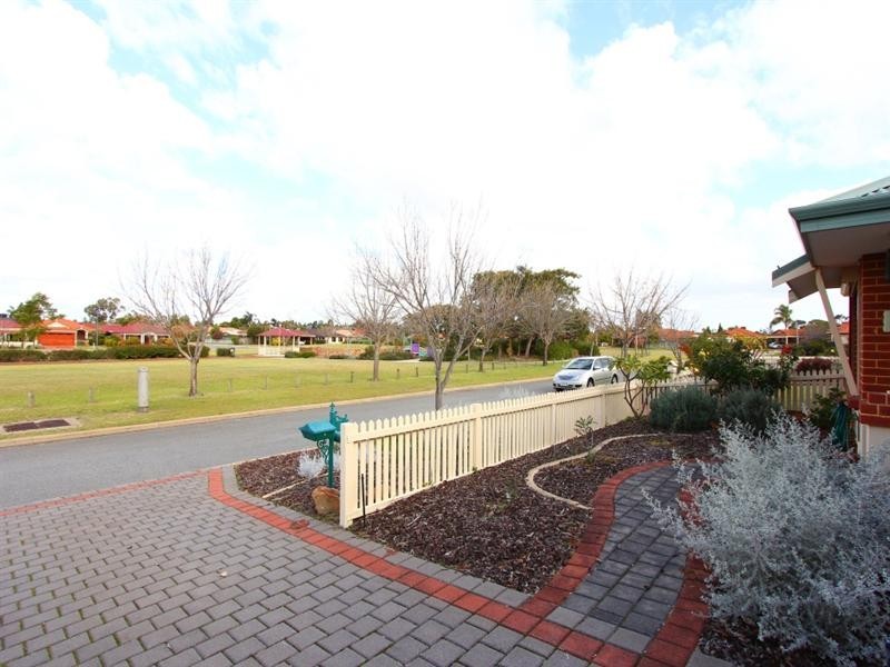 37 Midsummer Circle, Ellenbrook WA 6069