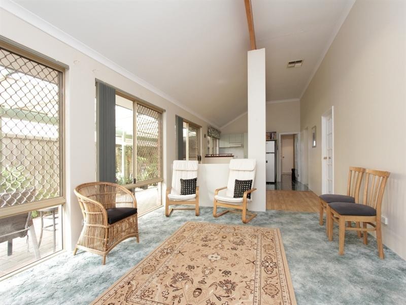 37 Midsummer Circle, Ellenbrook WA 6069