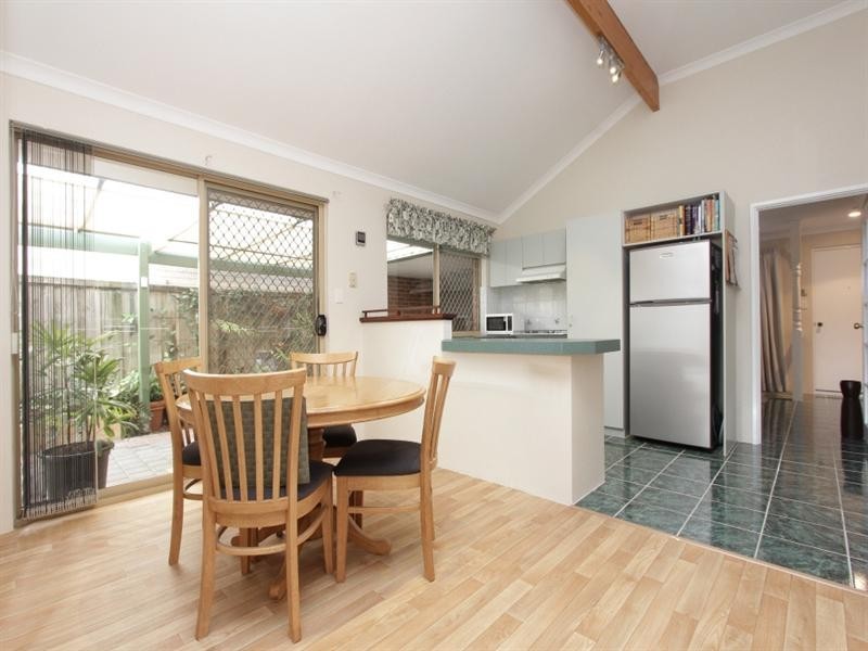 37 Midsummer Circle, Ellenbrook WA 6069