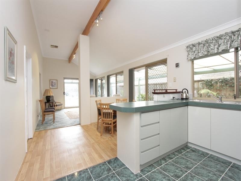 37 Midsummer Circle, Ellenbrook WA 6069