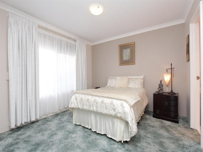 37 Midsummer Circle, Ellenbrook WA 6069