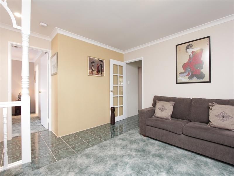 37 Midsummer Circle, Ellenbrook WA 6069