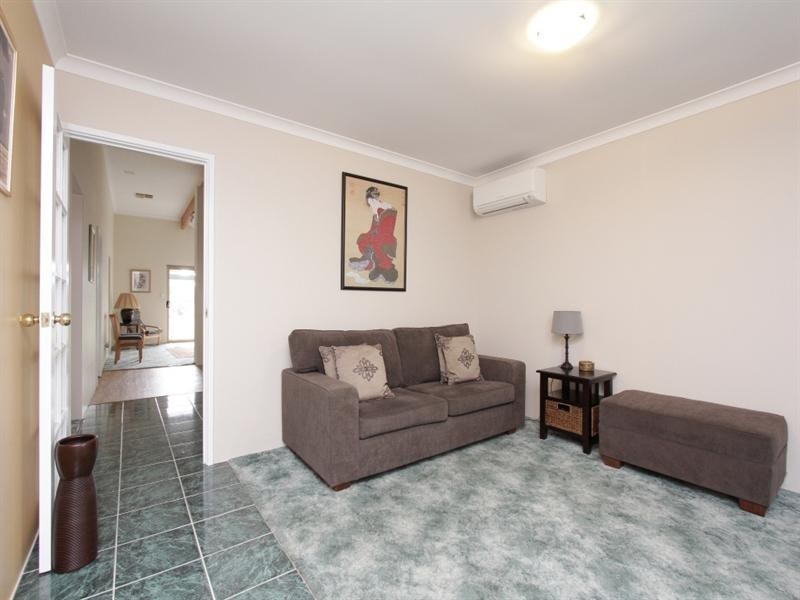 37 Midsummer Circle, Ellenbrook WA 6069