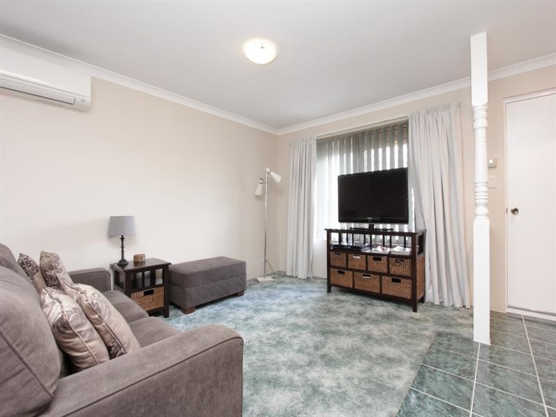 37 Midsummer Circle, Ellenbrook WA 6069