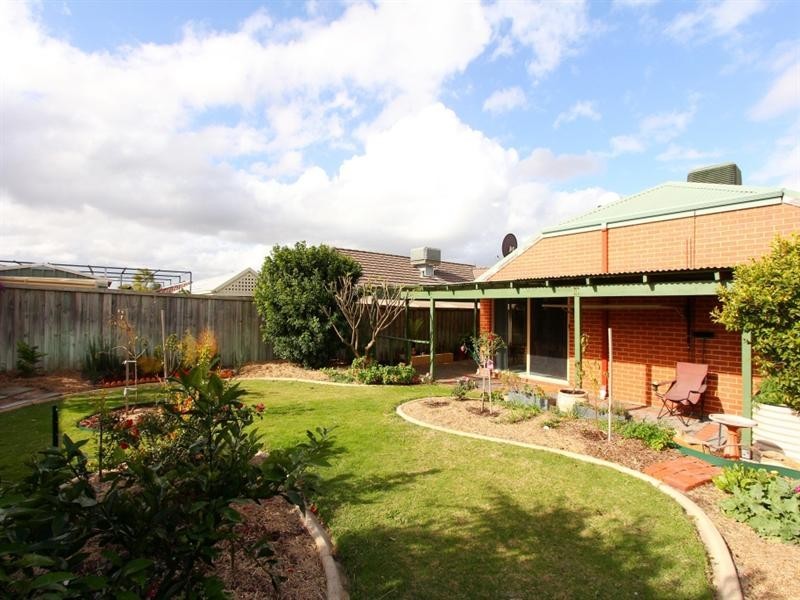 37 Midsummer Circle, Ellenbrook WA 6069