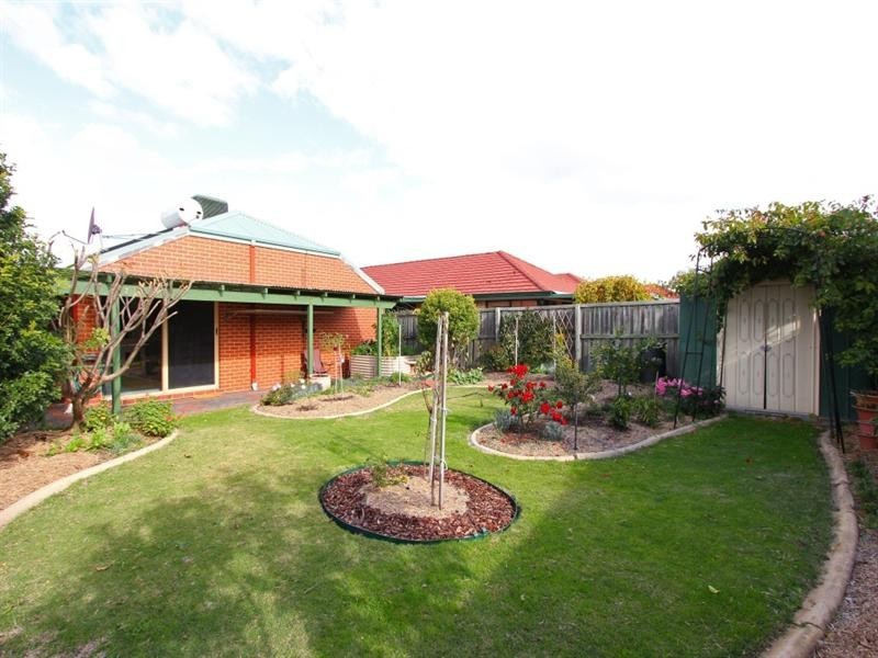 37 Midsummer Circle, Ellenbrook WA 6069