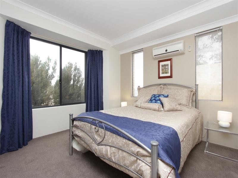 1 Ducane Way, Ellenbrook WA 6069