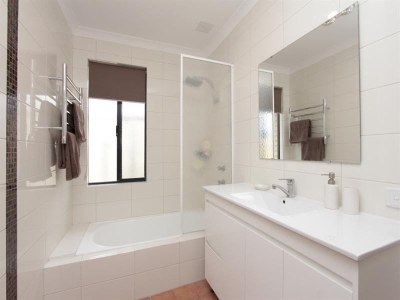 1 Ducane Way, Ellenbrook WA 6069