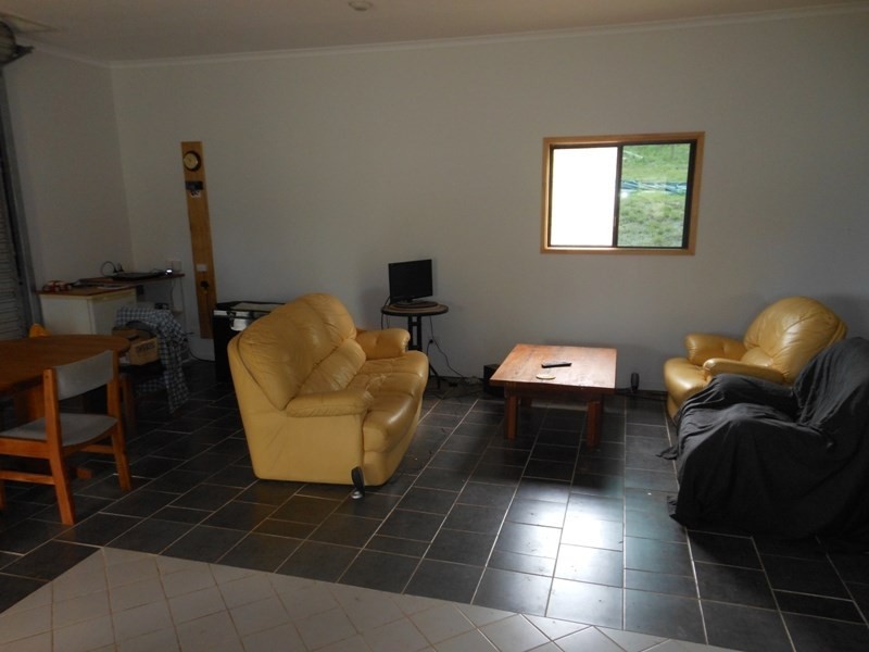 156 Woodswallow Drive, Gin Gin QLD 4671