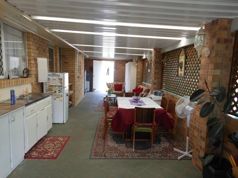 33 High School Road, Gin Gin QLD 4671