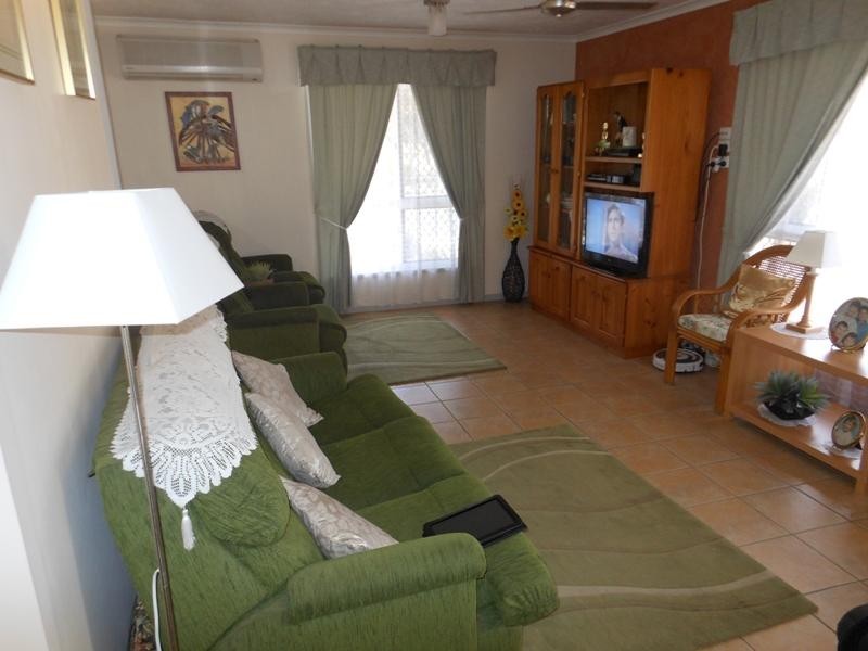 33 High School Road, Gin Gin QLD 4671