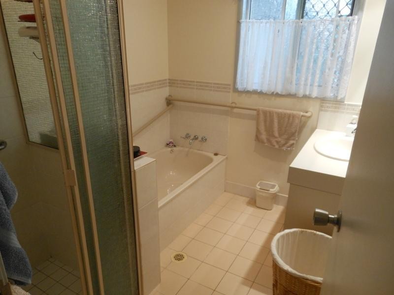 33 High School Road, Gin Gin QLD 4671