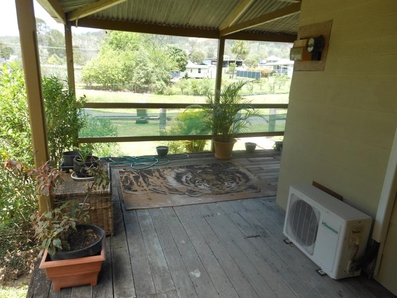 10 Esplanade Street, Mount Perry QLD 4671