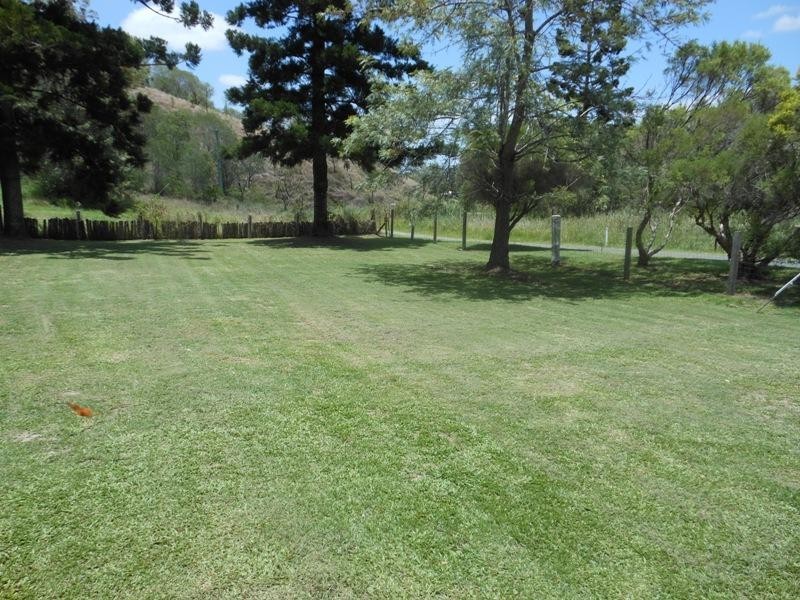 10 Esplanade Street, Mount Perry QLD 4671