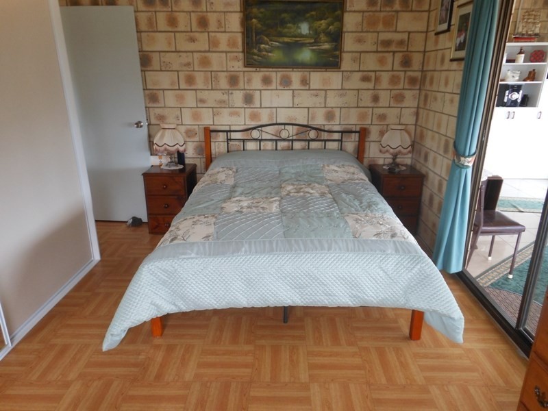 33 Woodswallow Drive, Gin Gin QLD 4671