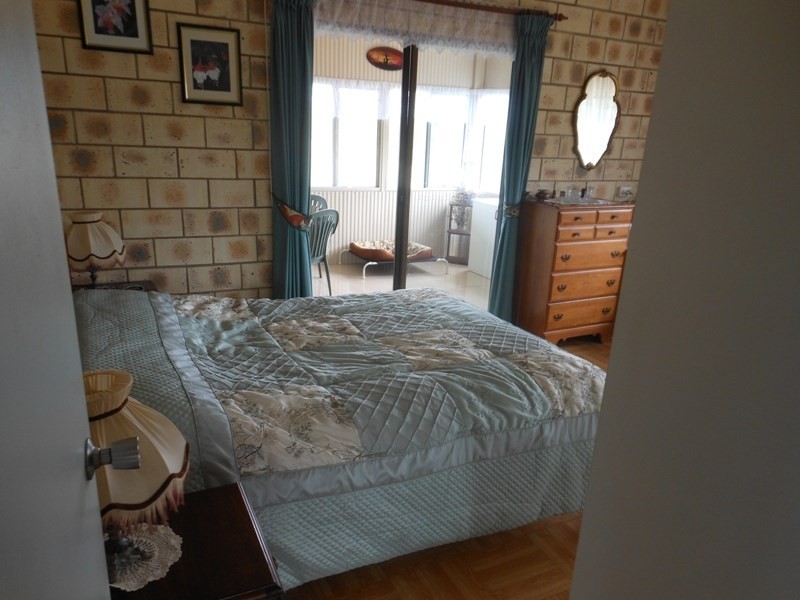 33 Woodswallow Drive, Gin Gin QLD 4671