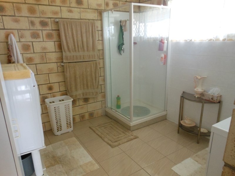 33 Woodswallow Drive, Gin Gin QLD 4671