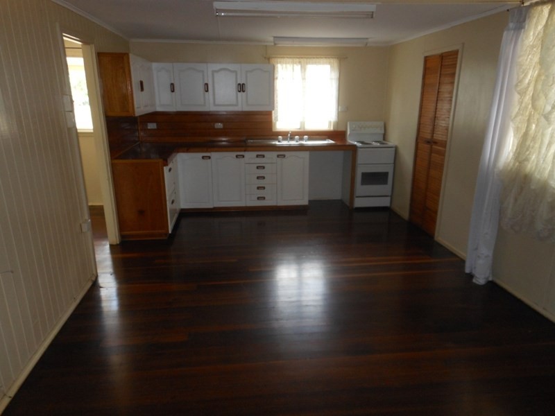 4 Campbell Street, Gin Gin QLD 4671