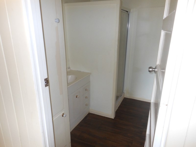 4 Campbell Street, Gin Gin QLD 4671