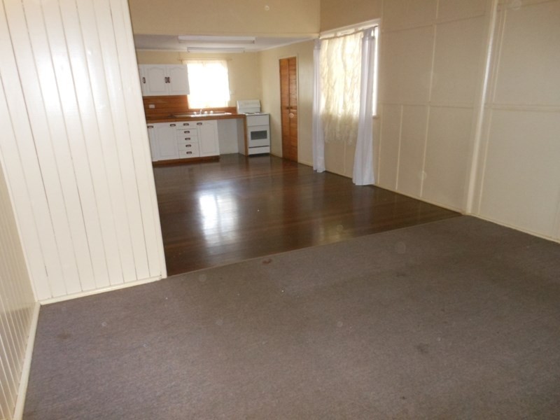 4 Campbell Street, Gin Gin QLD 4671