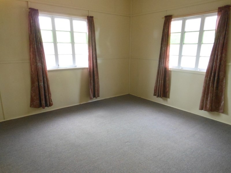 4 Campbell Street, Gin Gin QLD 4671