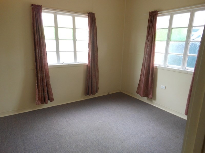 4 Campbell Street, Gin Gin QLD 4671