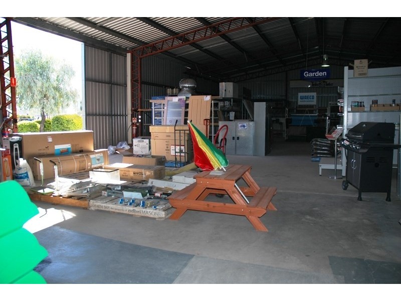 77 Elderslie Street, Winton QLD 4735