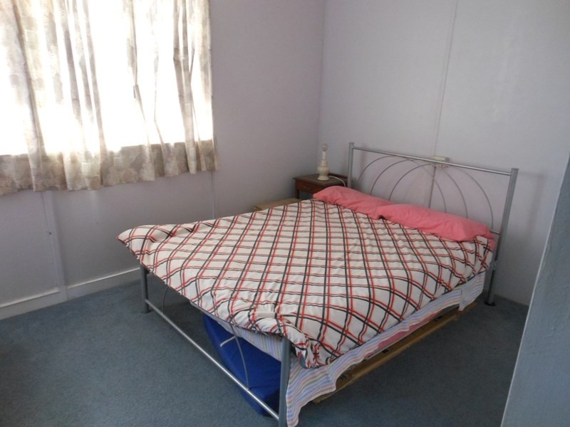 211 Woodswallow Drive, Gin Gin QLD 4671