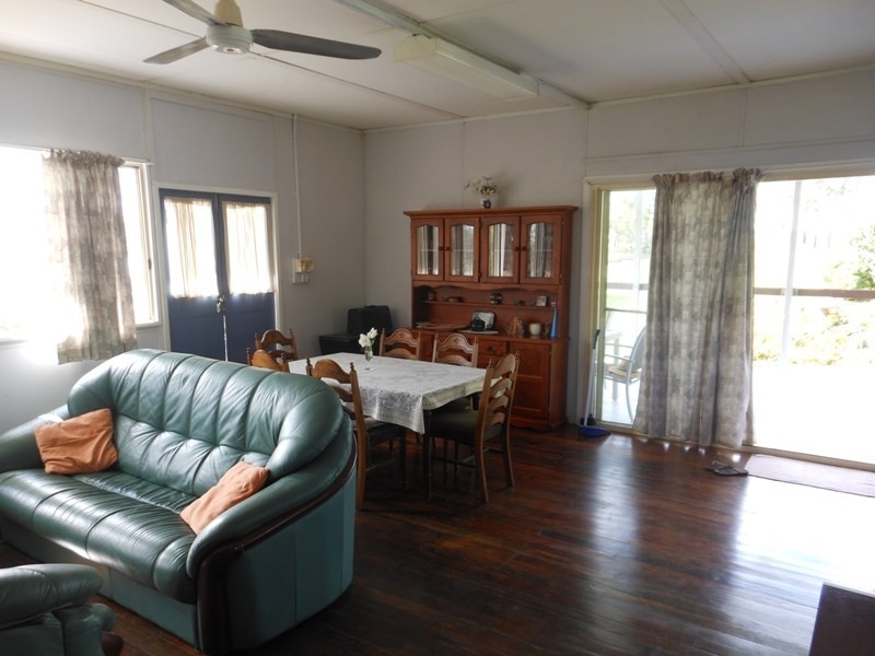211 Woodswallow Drive, Gin Gin QLD 4671