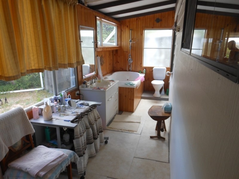 337 Bungadoo Road, Gin Gin QLD 4671