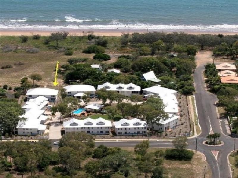 Moore Park Beach QLD 4670