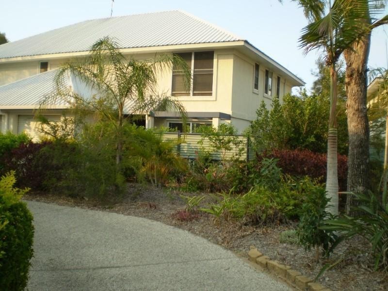 Moore Park Beach QLD 4670