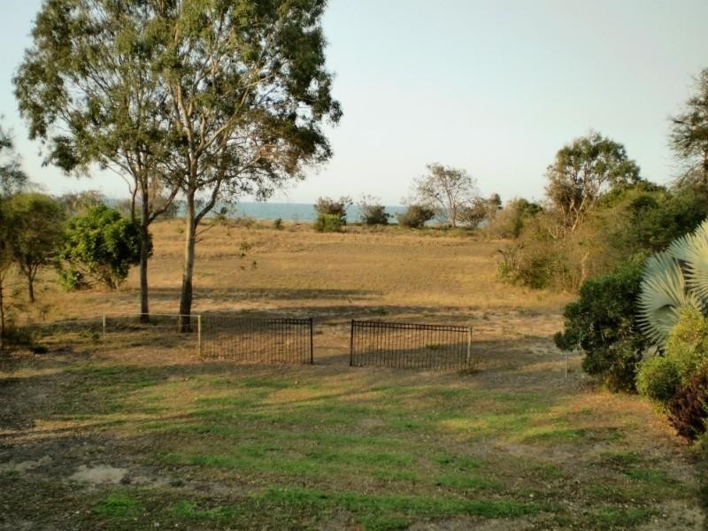 Moore Park Beach QLD 4670