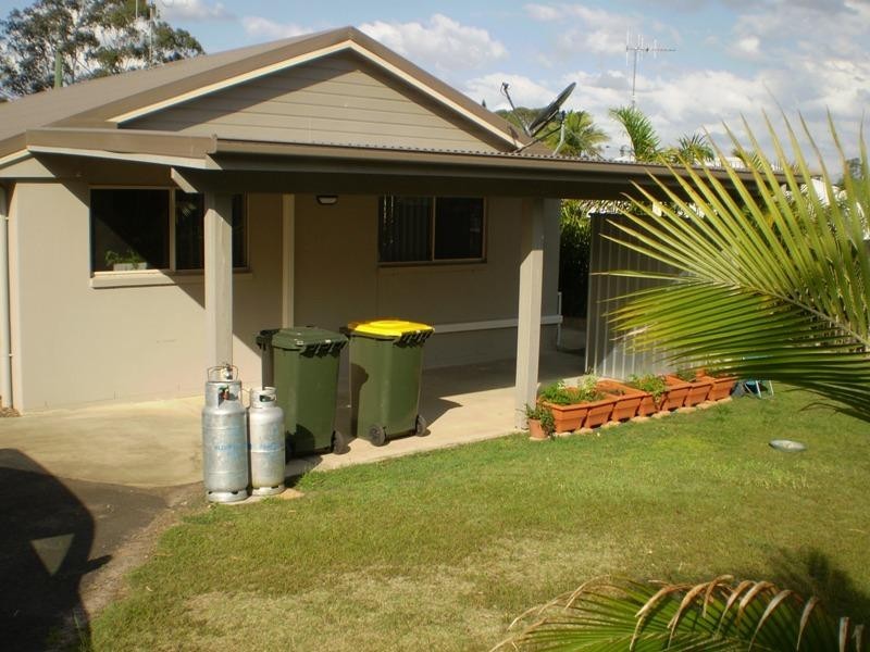 2/25 High School Road, Gin Gin QLD 4671